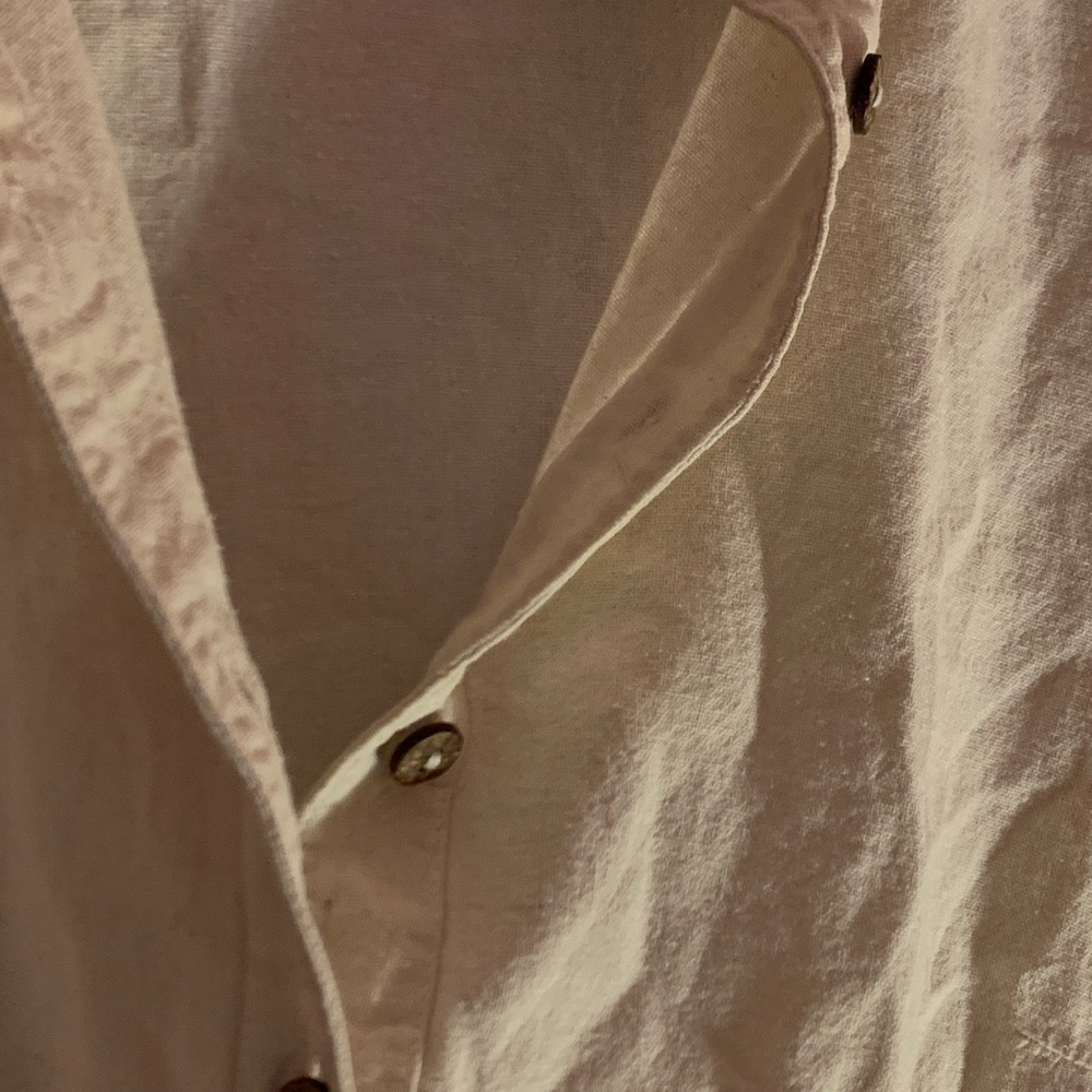 linen button up 🌍
